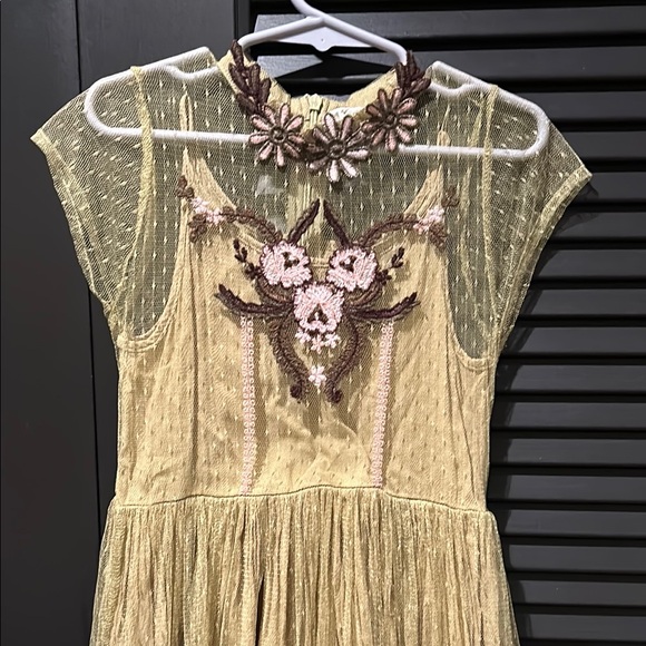 Mia Joy Girl’s Elegant Pea Green Dress, Floral Embroidery, Swiss Dot Tulle Size6 - Picture 9 of 16